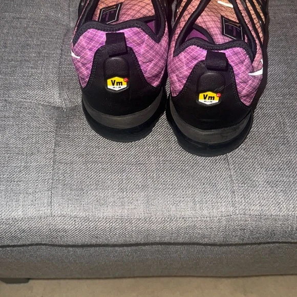 Vibrant Red and Black Athletic Shoes - Picture 3 of 3